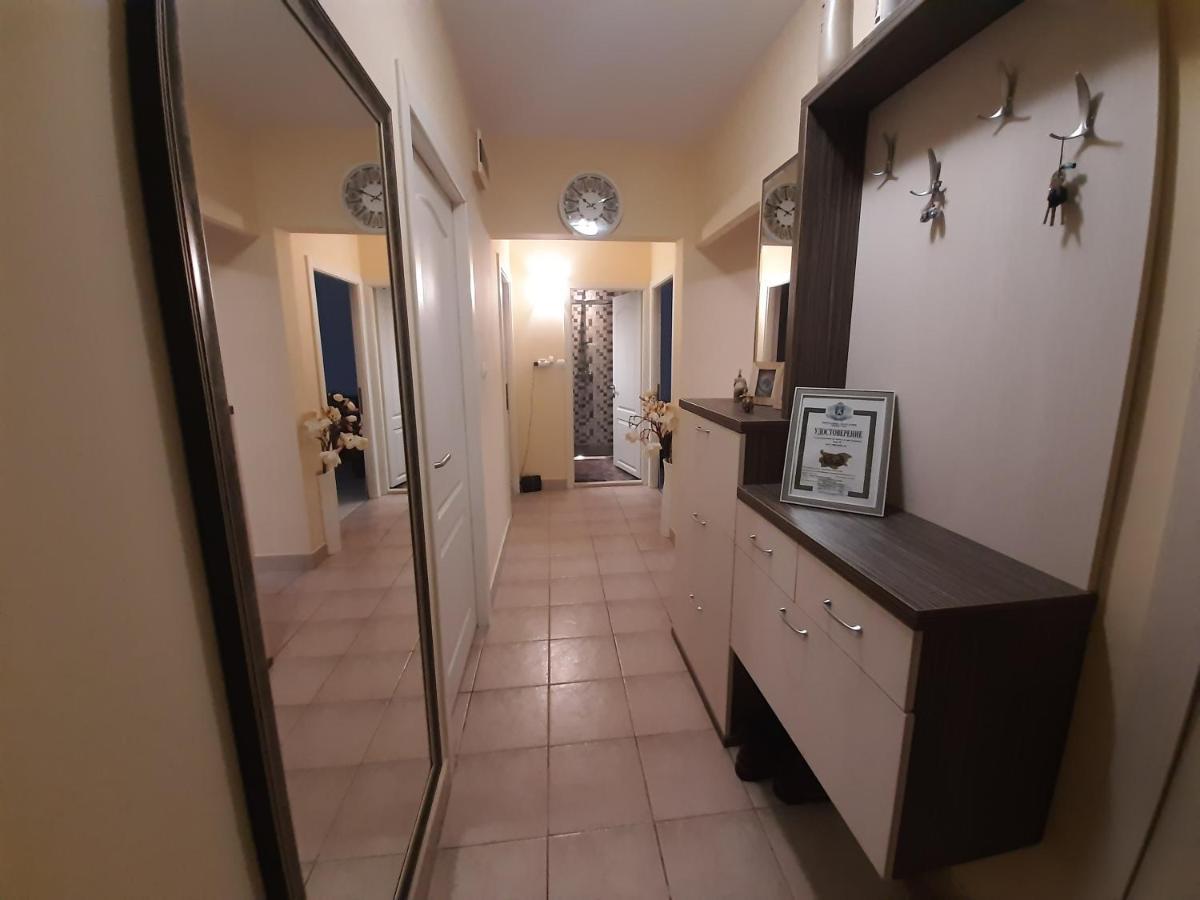 Luny Apartment Ruse Bagian luar foto