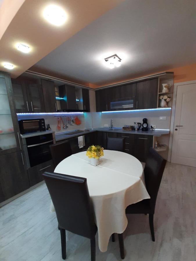 Luny Apartment Ruse Bagian luar foto