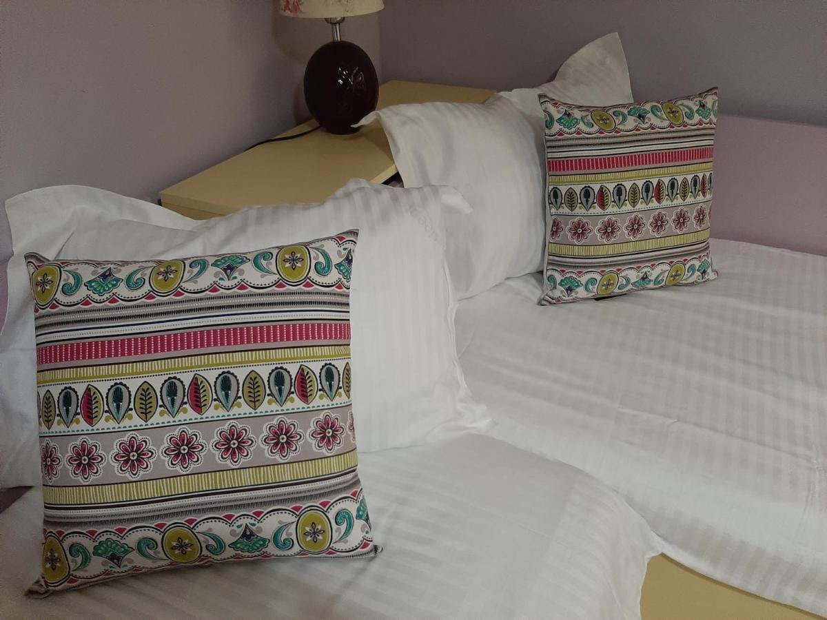 Luny Apartment Ruse Bagian luar foto