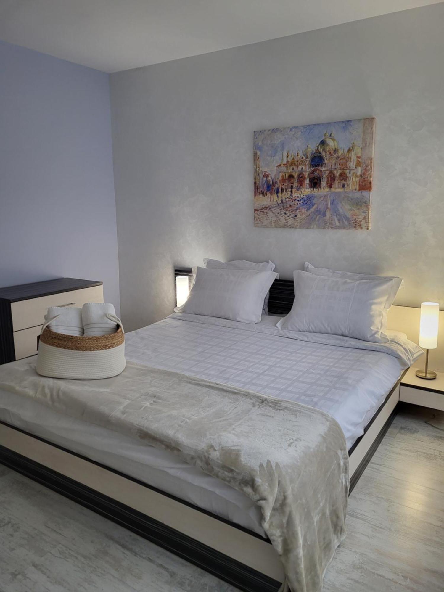 Luny Apartment Ruse Bagian luar foto