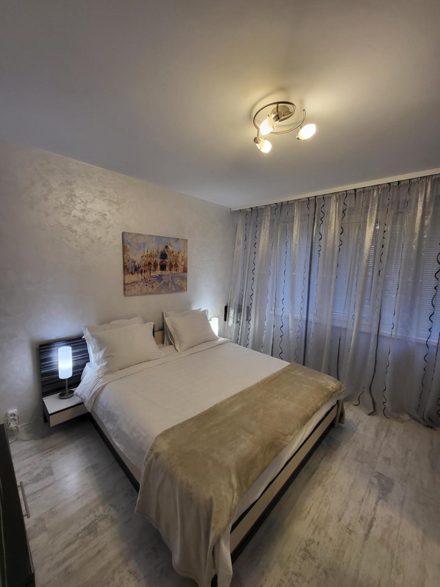 Luny Apartment Ruse Bagian luar foto